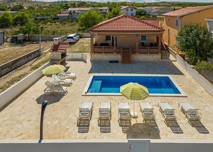 Kiara & Lukas Apartament Vir