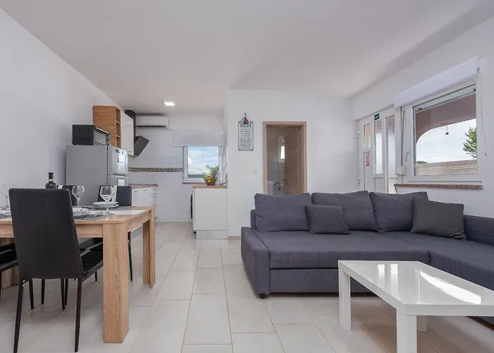 Kiara & Lukas Apartament Vir