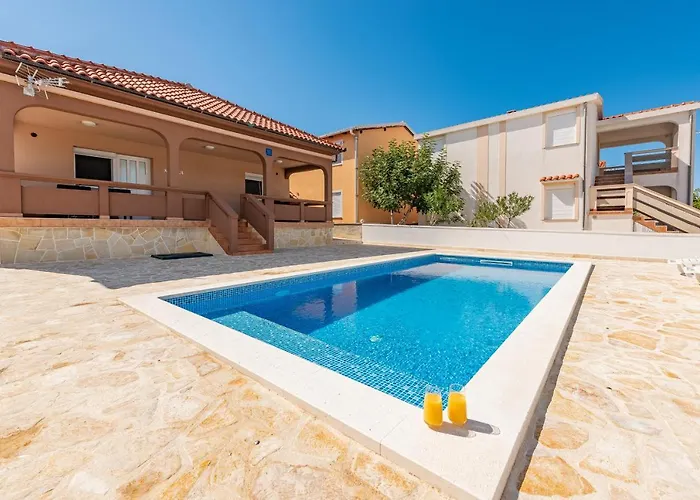 Kiara & Lukas Apartament Vir