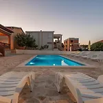 Kiara & Lukas Vir