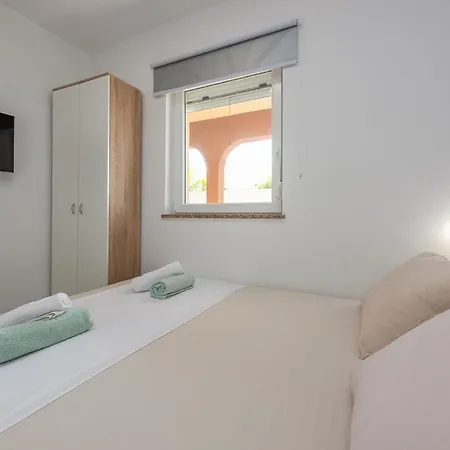 Kiara & Lukas Apartman Vir