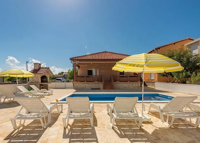 Kiara & Lukas Apartment *