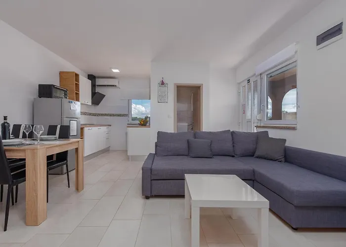 Kiara & Lukas Apartment