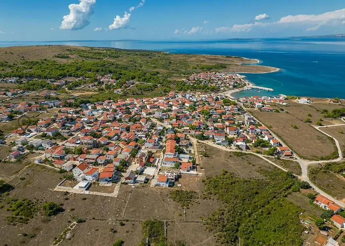 Kiara & Lukas Apartment